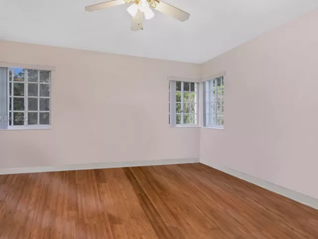 Продажа дома по адресу 535 W 51st St - фото 5058899