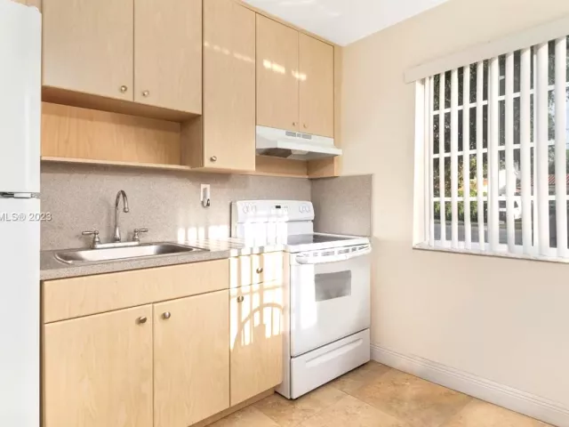 Продажа дома по адресу 535 W 51st St - фото 5058897