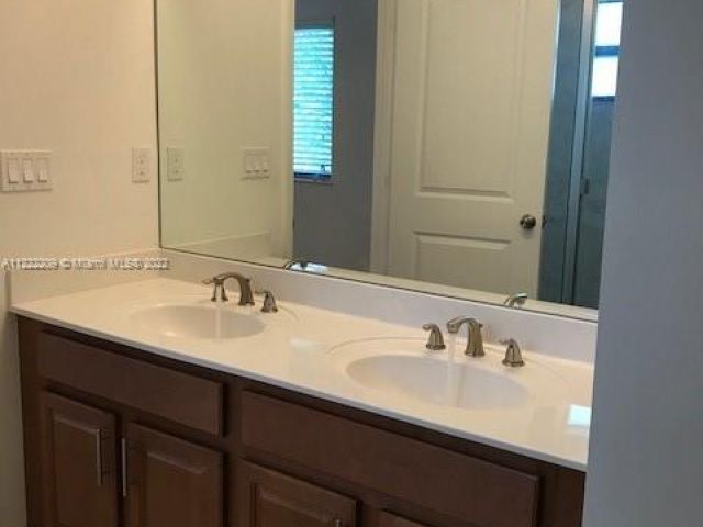 Продажа дома по адресу 317 NE 194th Ln 317 - фото 5845609