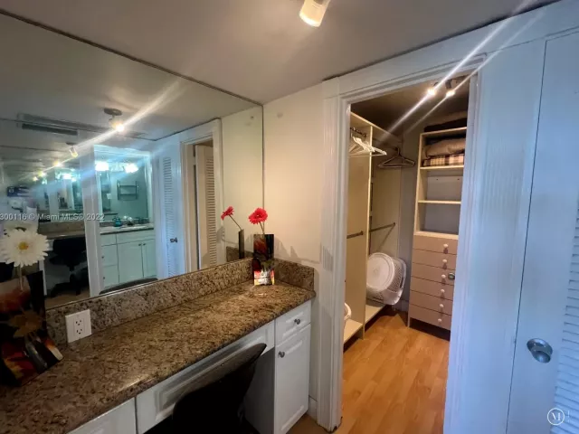 Продажа квартиры # - фото 3258620