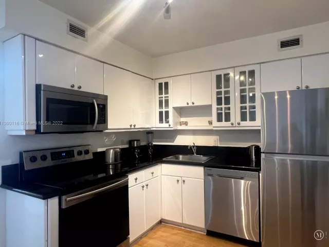 Продажа квартиры # - фото 3258623