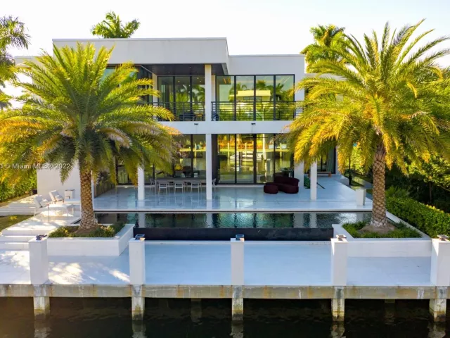 Дом в аренду по адресу 128 Fiesta Way - фото 3274336