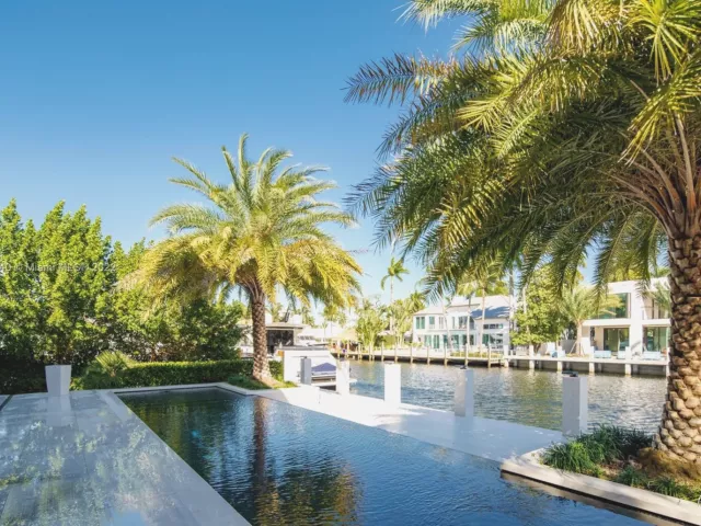 Дом в аренду по адресу 128 Fiesta Way - фото 3274321