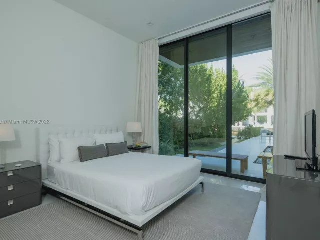 Дом в аренду по адресу 128 Fiesta Way - фото 3274317