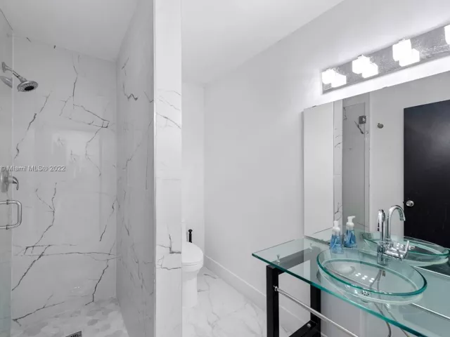 Продажа дома по адресу 1308 Seabreeze Blvd - фото 3356928