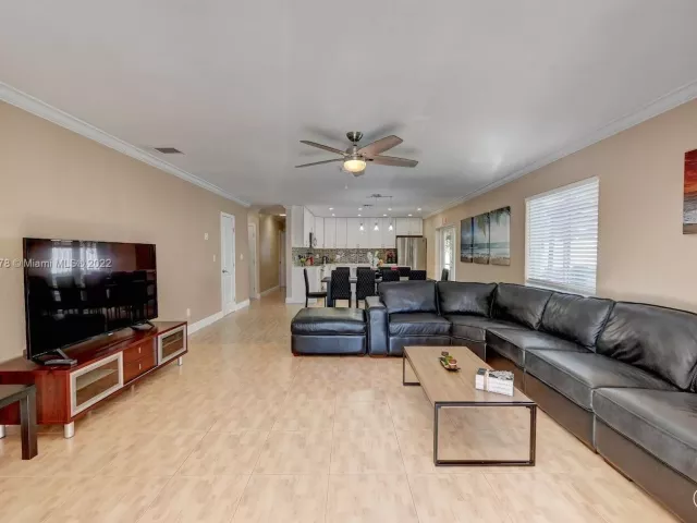 Дом в аренду по адресу 825 Harrison St - фото 3362156