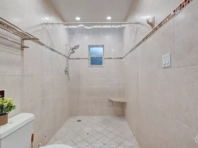 Дом в аренду по адресу 825 Harrison St - фото 3362141