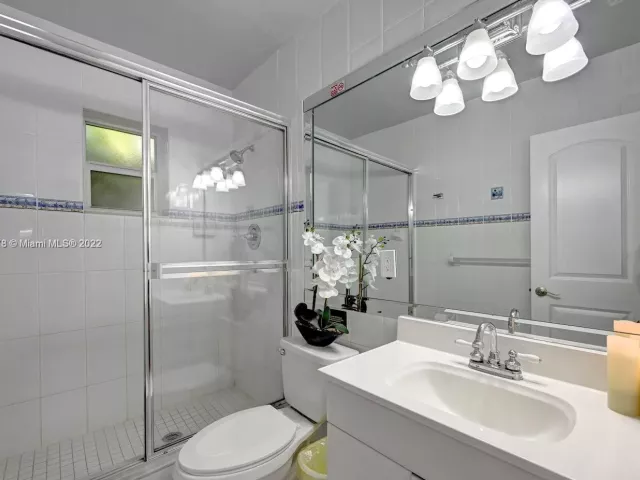 Дом в аренду по адресу 825 Harrison St - фото 3362146