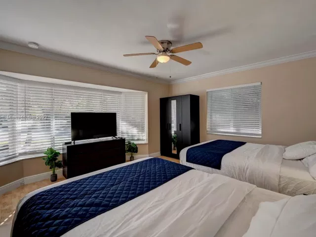 Дом в аренду по адресу 825 Harrison St - фото 3362147