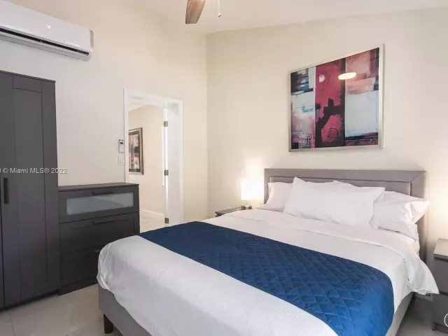 Дом в аренду по адресу 1022 Adams St - фото 3362120