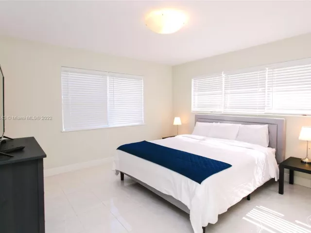 Дом в аренду по адресу 951 Washington St - фото 3362078