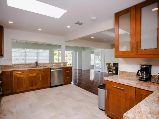 Дом в аренду по адресу 951 Washington St - фото 3362061