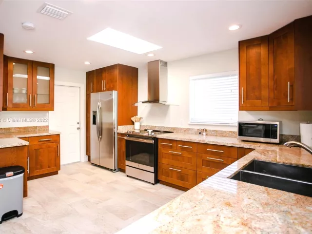 Дом в аренду по адресу 951 Washington St - фото 3362062