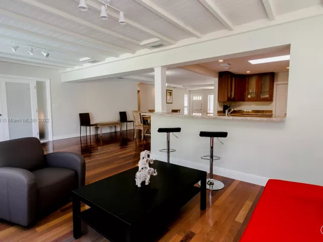 Дом в аренду по адресу 951 Washington St - фото 3362063