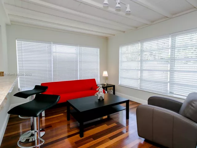 Дом в аренду по адресу 951 Washington St - фото 3362065