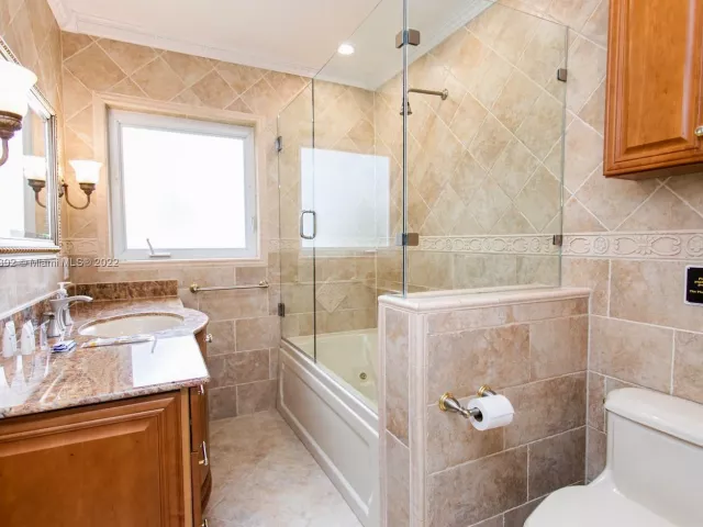 Дом в аренду по адресу 714 Harrison St - фото 3362030