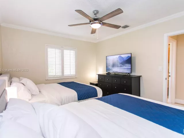 Дом в аренду по адресу 714 Harrison St - фото 3362031