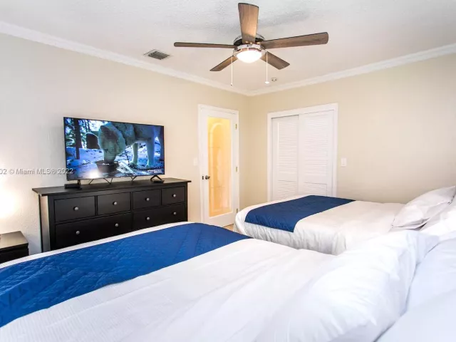 Дом в аренду по адресу 714 Harrison St - фото 3362032