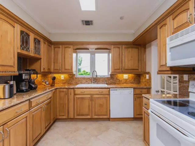 Дом в аренду по адресу 714 Harrison St - фото 3362033