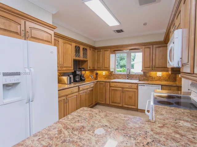 Дом в аренду по адресу 714 Harrison St - фото 3362034