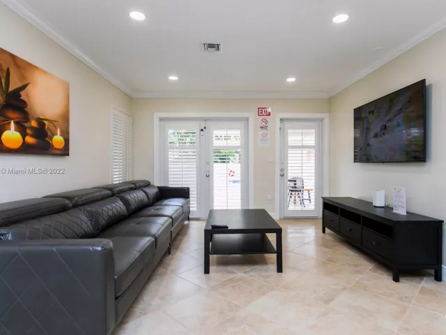 Дом в аренду по адресу 714 Harrison St - фото 3362037