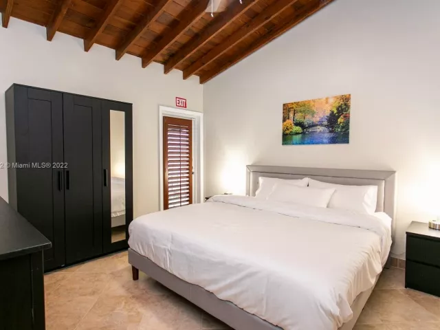 Дом в аренду по адресу 714 Harrison St - фото 3362021