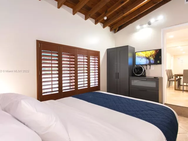 Дом в аренду по адресу 714 Harrison St - фото 3362022