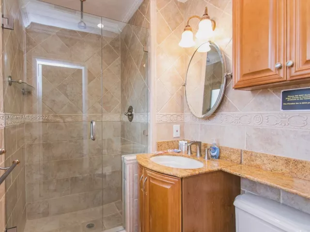 Дом в аренду по адресу 714 Harrison St - фото 3362024