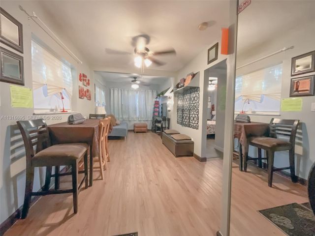 Дом в аренду по адресу 3682 SW 26th St 2 - фото 7517941