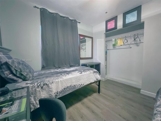 Дом в аренду по адресу 3682 SW 26th St 2 - фото 7517956