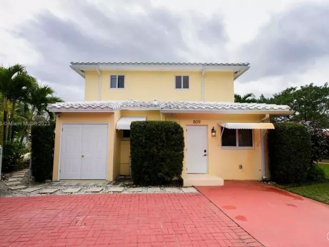 Дом в аренду по адресу 809 S 17th Ave - фото 3475251