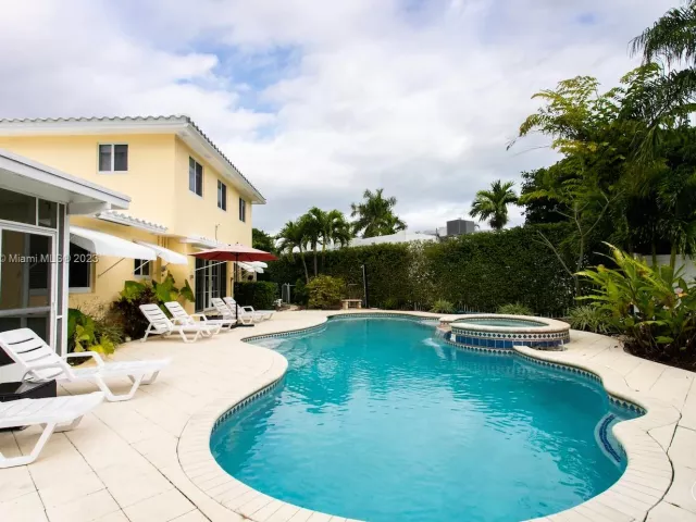 Дом в аренду по адресу 809 S 17th Ave - фото 3475254