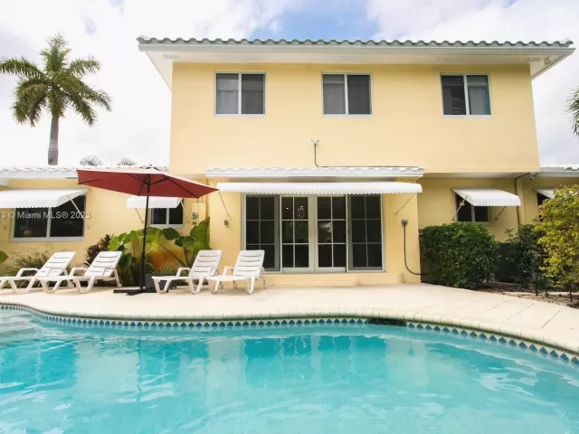 Дом в аренду по адресу 809 S 17th Ave - фото 3475258