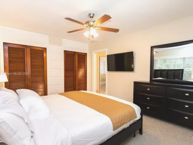 Дом в аренду по адресу 809 S 17th Ave - фото 3475243