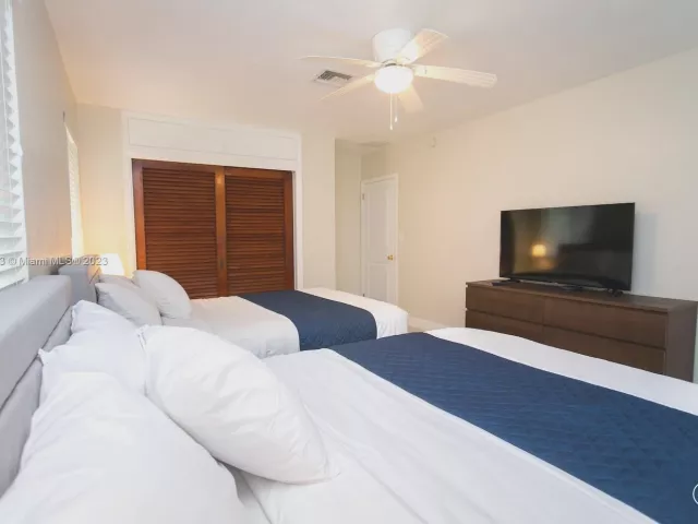 Дом в аренду по адресу 809 S 17th Ave - фото 3475246