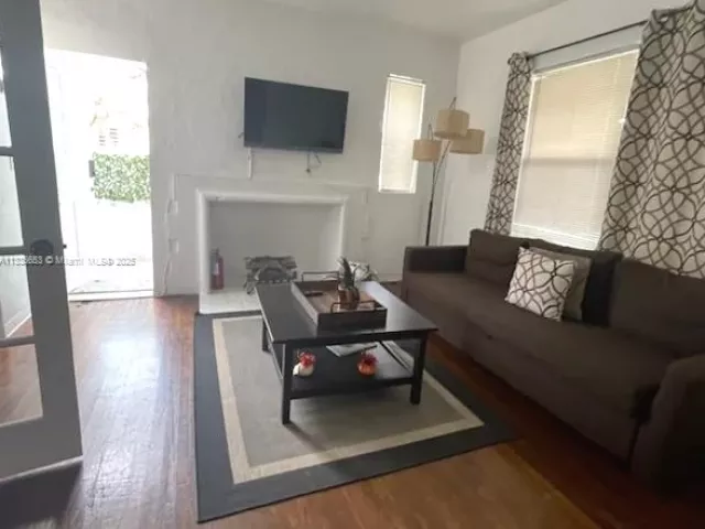 Продажа дома по адресу 2811 Indian Creek Dr - фото 5987760