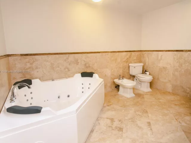 Дом в аренду по адресу 1049 N Southlake Dr - фото 3490504