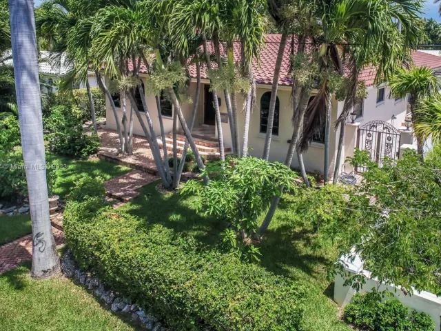 Дом в аренду по адресу 1049 N Southlake Dr - фото 3490510