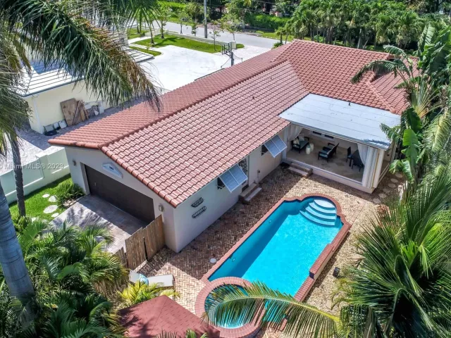 Дом в аренду по адресу 1049 N Southlake Dr - фото 3490513