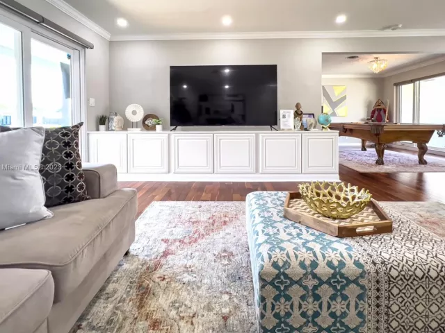 Дом в аренду по адресу 1466 NE 57th Ct - фото 3868455