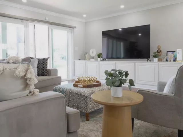 Дом в аренду по адресу 1466 NE 57th Ct - фото 3868448