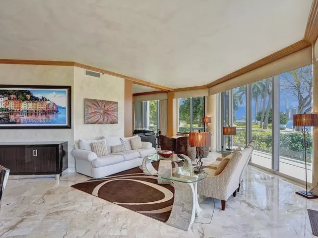 Продажа квартиры #101 - фото 3877689