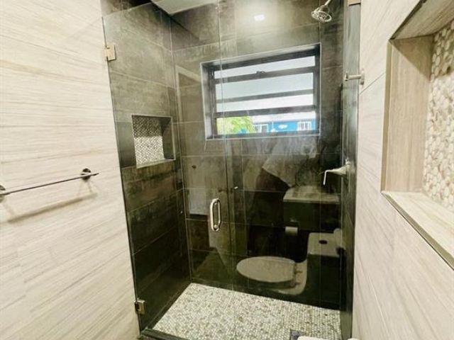 Продажа дома по адресу 2258 SE 11th St - фото 4027106