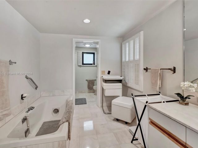 Продажа дома по адресу 4716 University Dr - фото 6270946