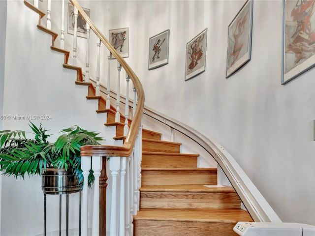 Продажа дома по адресу 4716 University Dr - фото 6270959