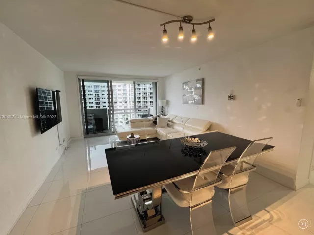 Квартира в аренду номер1164S - фото 4217780