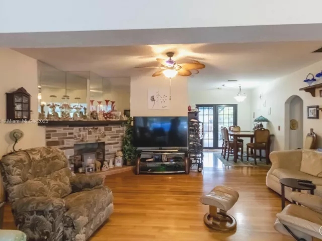 Продажа дома по адресу 2533 Fillmore St - фото 4703100