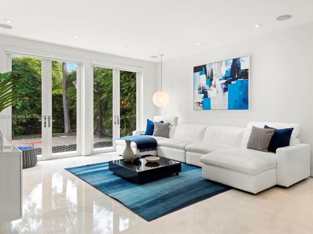 Продажа дома по адресу 7930 SW 52nd Ct - фото 7517783