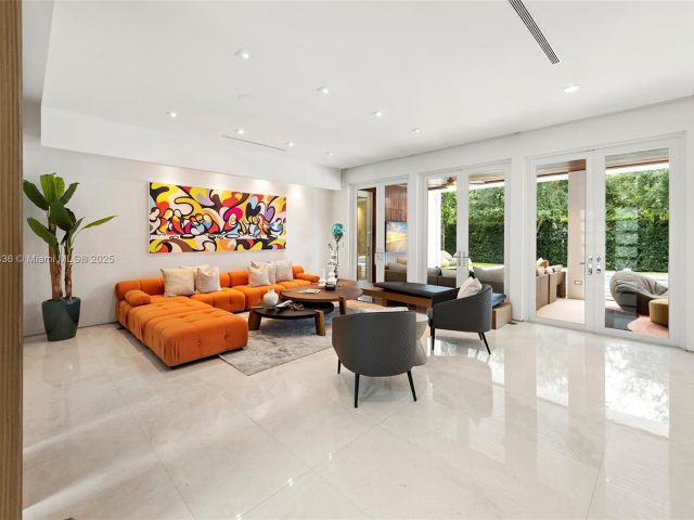 Продажа дома по адресу 7930 SW 52nd Ct - фото 7517788