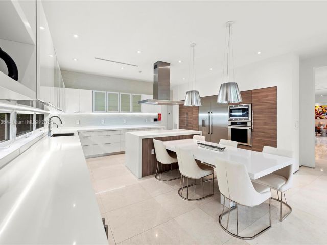 Продажа дома по адресу 7930 SW 52nd Ct - фото 7517794